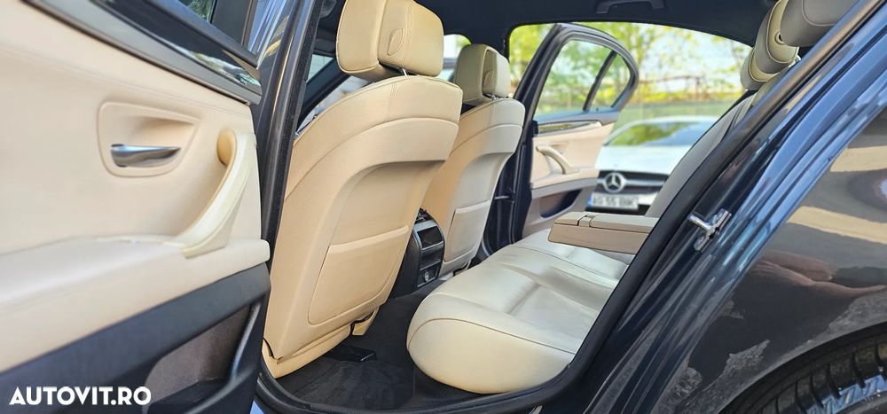 BMW Seria 5 520d Aut. Luxury Line - 13