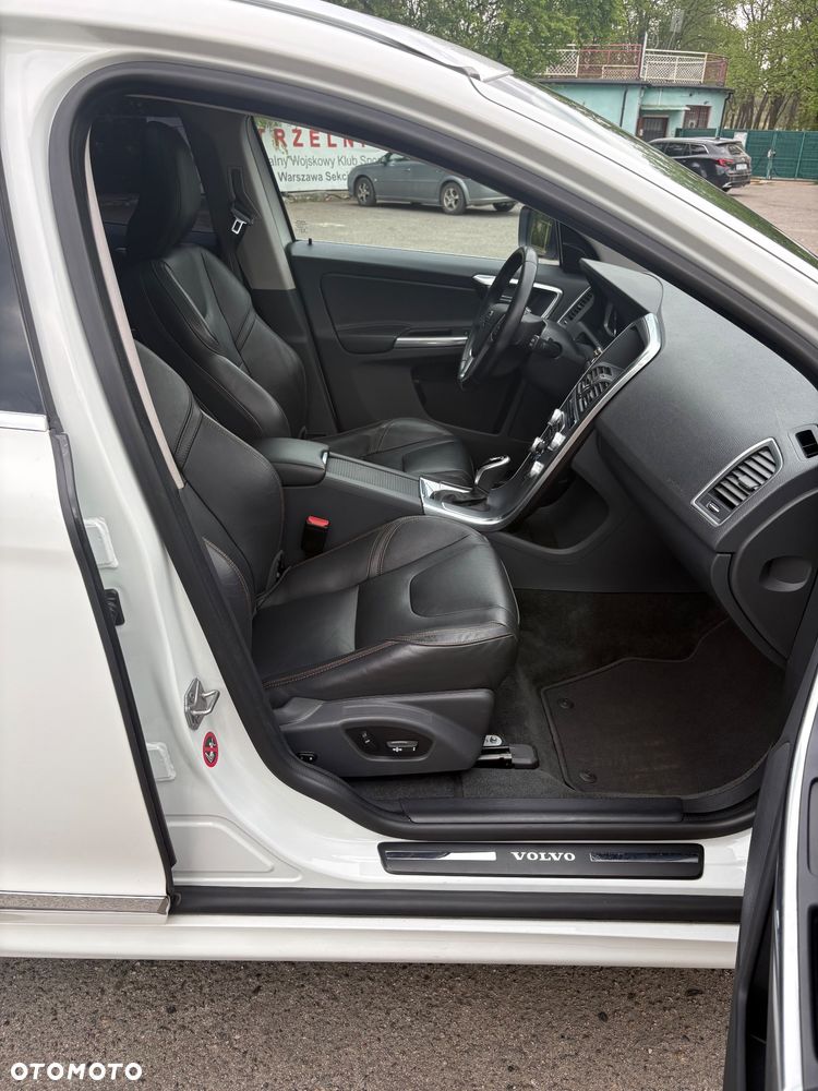Volvo XC 60 D5 AWD Summum - 21