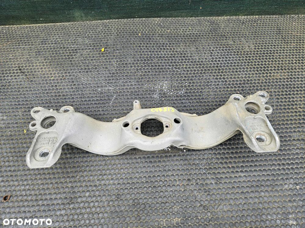 Łapa Wspornik 8E0399263R Poduszka Podpora Belka Skrzyni Skrzynia Biegów Audi A4 B6 B7 - 1