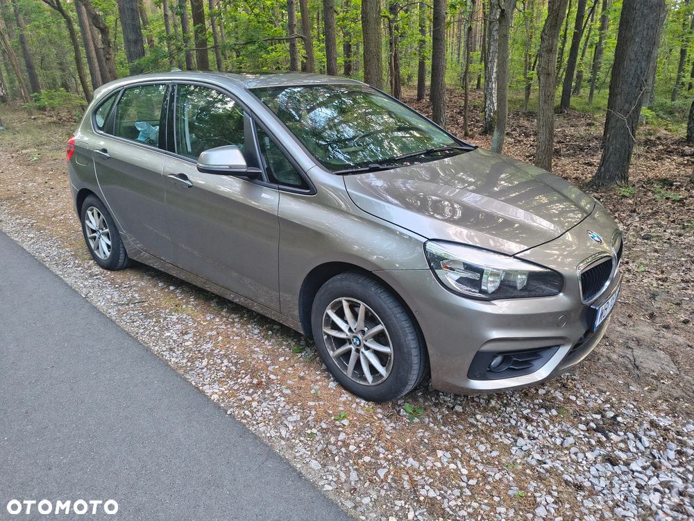 BMW Seria 2 218d - 11
