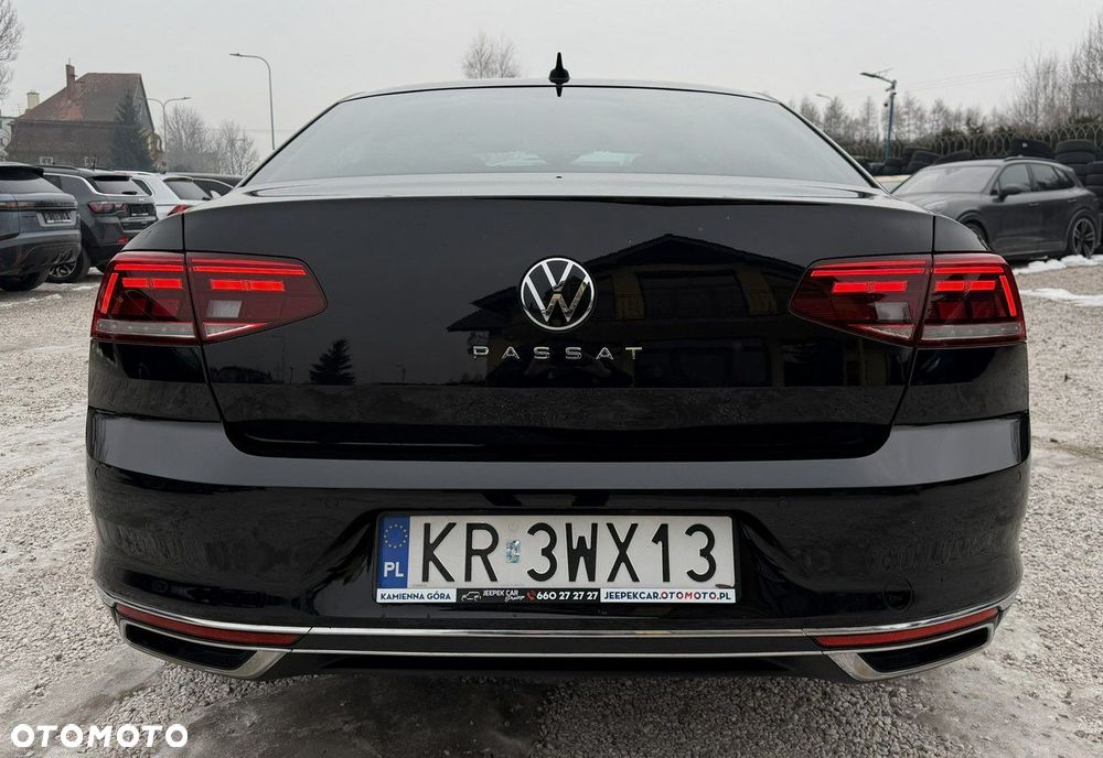 Volkswagen Passat - 8