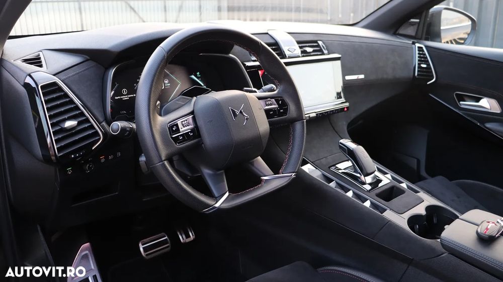 DS Automobiles DS 7 Crossback 1.6 PHeV AWD 300 EAT8 PERFORMANCE LINE + - 17