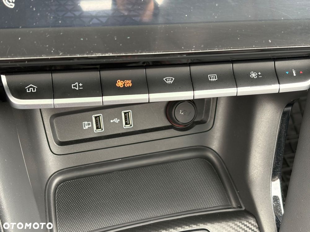 MG ZS 1.0 T-GDI Exclusive - 38
