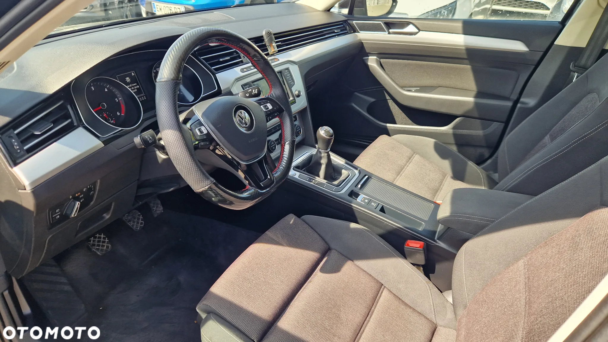 Volkswagen Passat 2.0 TDI BMT Comfortline - 12
