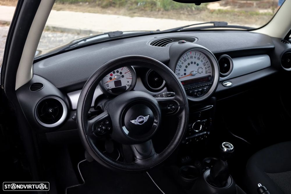MINI 3 Portas Cooper D - 14