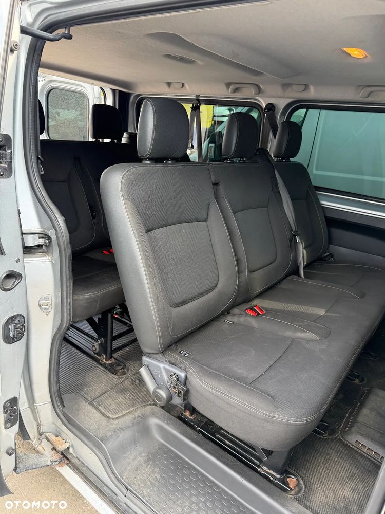 Trafic III Vivaro B 2,0 DCI 14-24r  fotele kanapy komplet 9 osobowy - 1