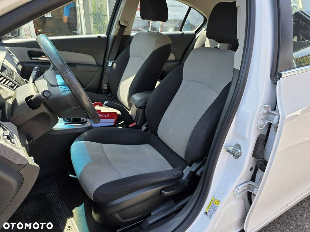 Chevrolet Cruze 1.8 LS - 6