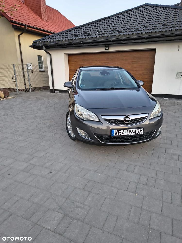 Opel Astra 2.0 CDTI Cosmo - 2