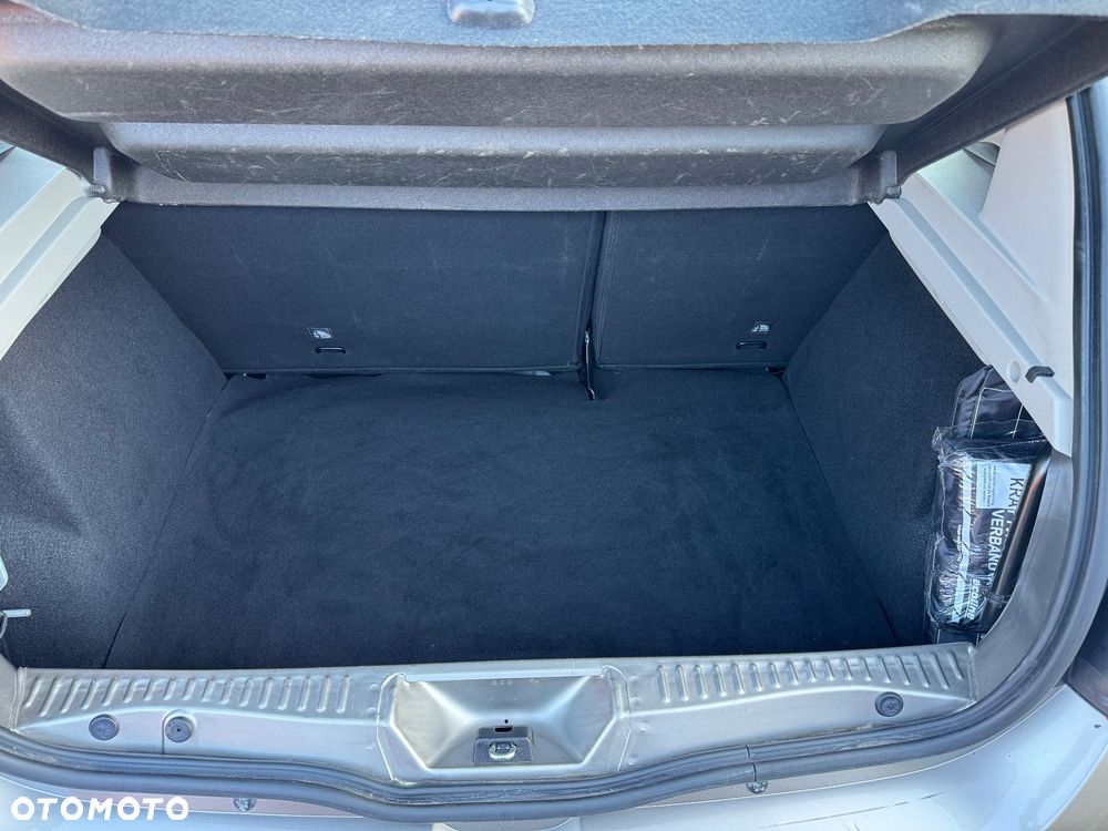 Dacia Sandero 1.2 16V - 15