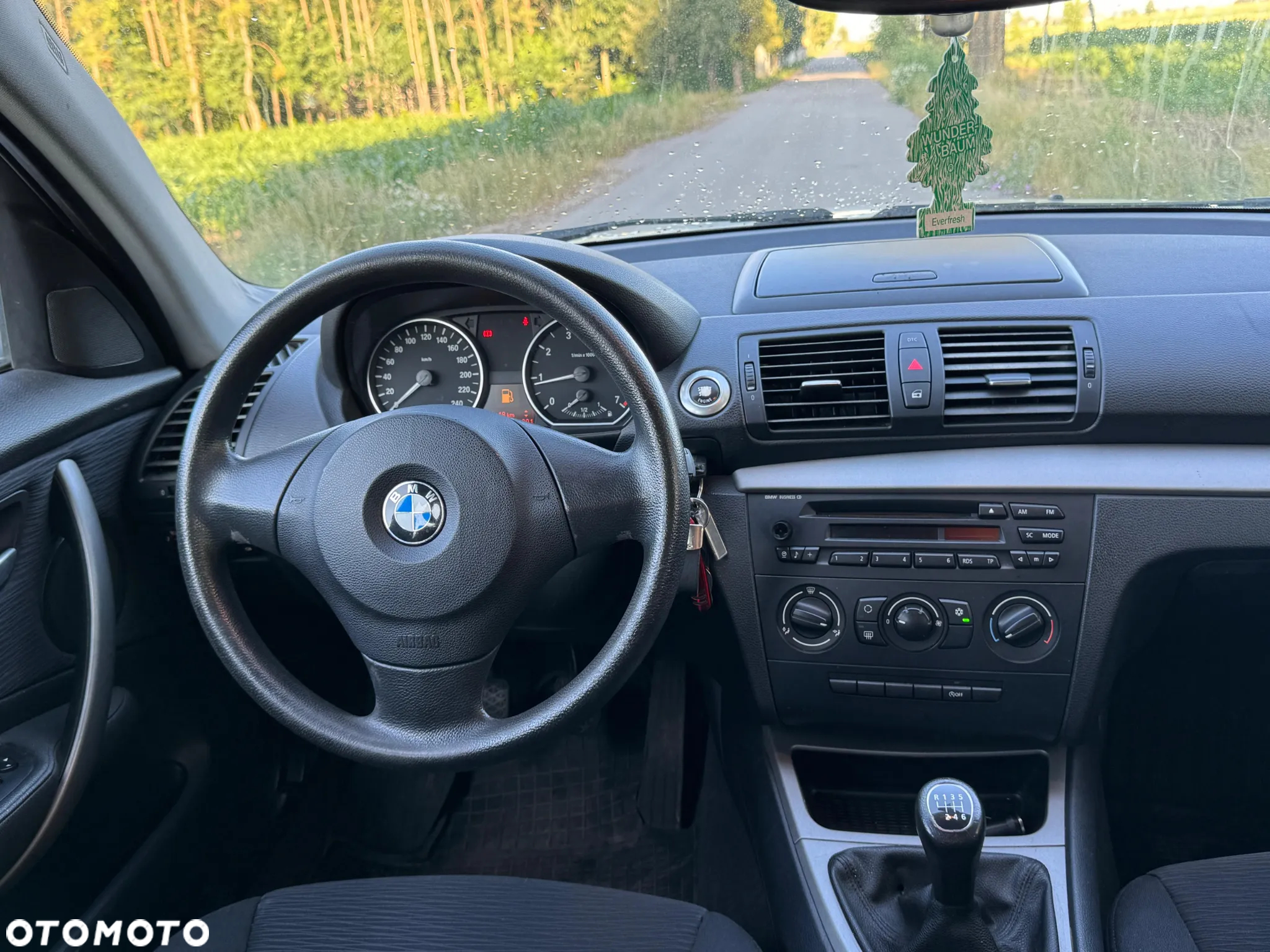 BMW Seria 1 116i - 22