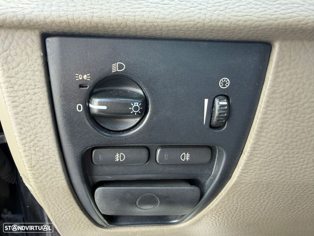 Volvo XC 90 2.4 D5 7L Nivel 2 Auto. - 29
