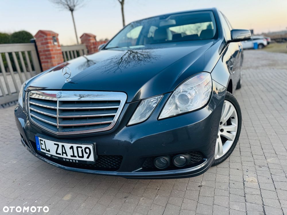 Mercedes-Benz Klasa E 200 BlueEFFICIENCY 7G-TRONIC Elegance - 29
