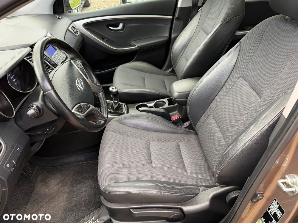 Hyundai i30 blue 1.6 GDI Passion - 9