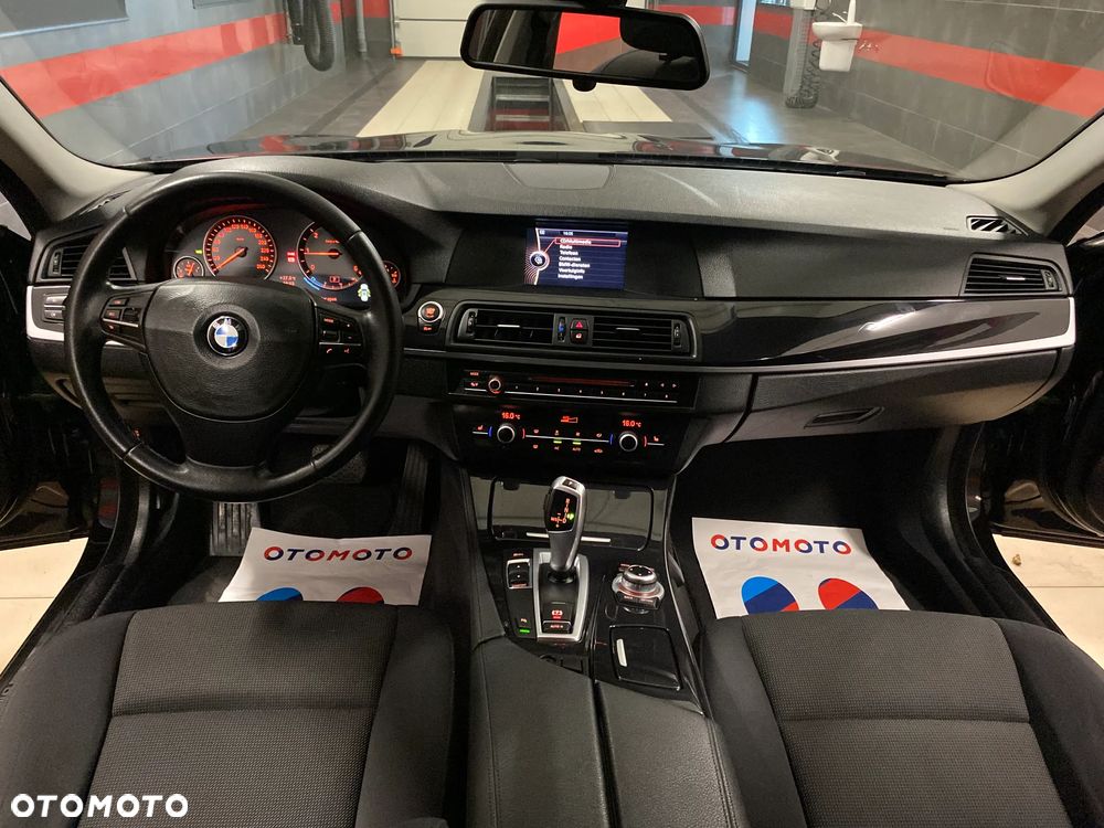 BMW Seria 5 520d Touring - 17