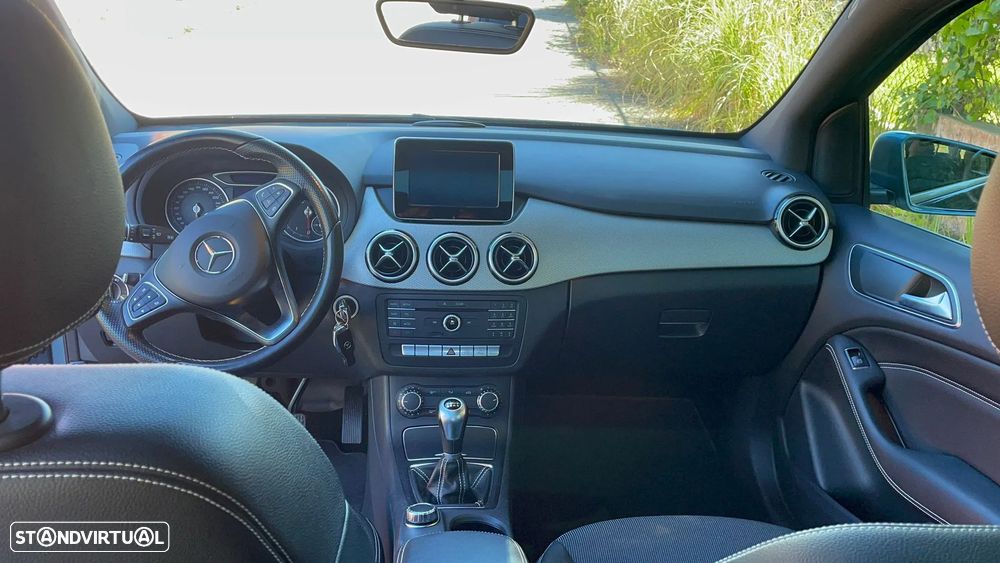 Mercedes-Benz B 180 Standard - 10