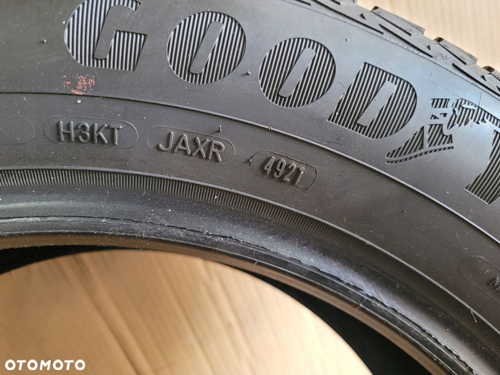 Opona całoroczna Goodyear Vector 4Seasons G2 215/60R17 96 H - 8