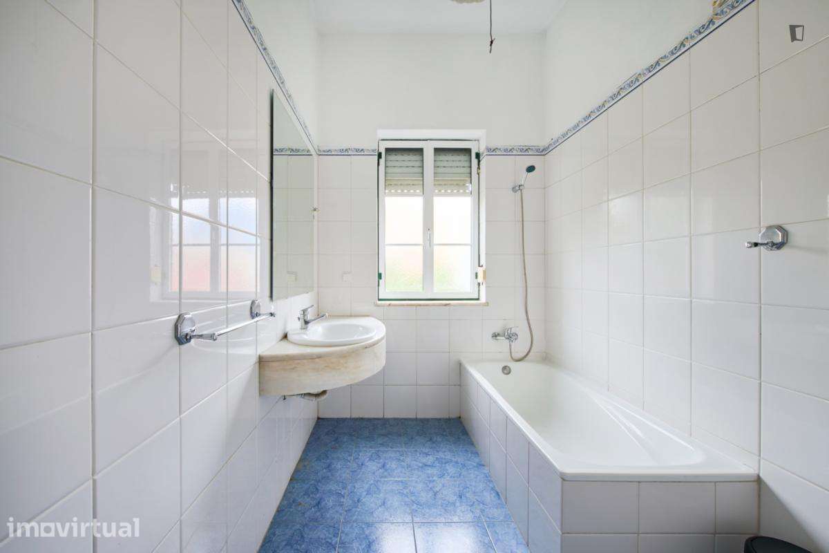 Quarto - localizado em São Bento Lisbon - Grande imagem: 2/27