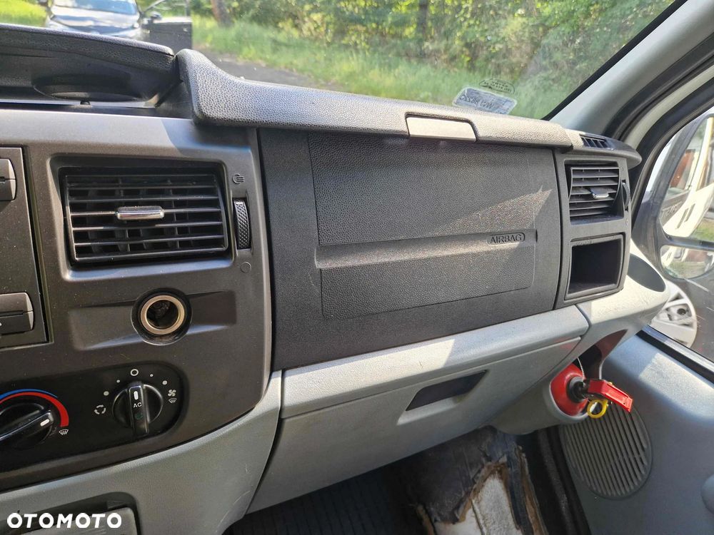 Ford Transit - 9