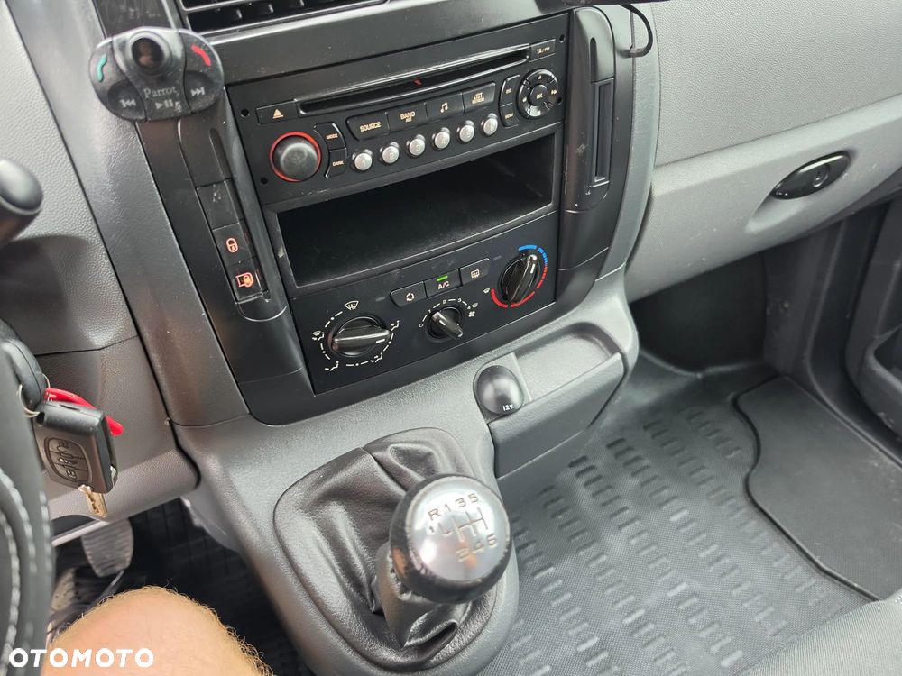 Peugeot EXPERT - 14