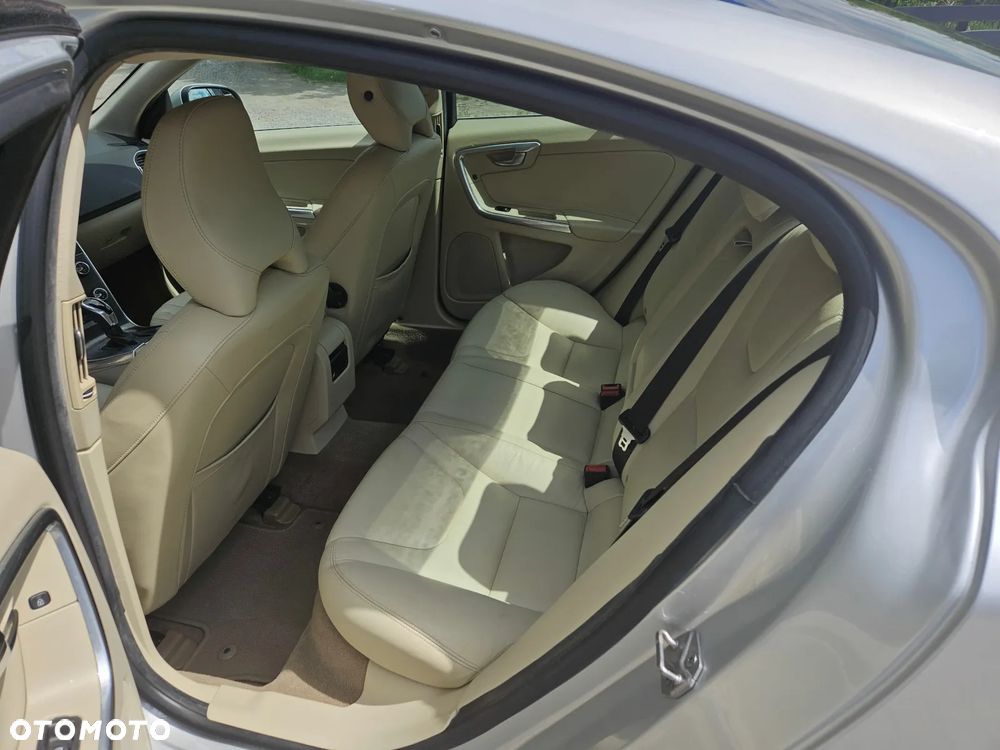 Volvo S60 T5 Momentum - 21