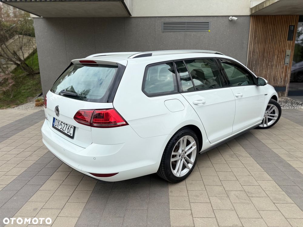 Volkswagen Golf - 22