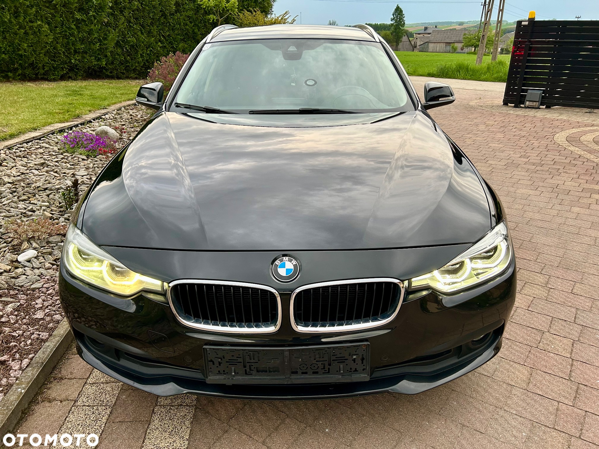 BMW Seria 3 320d Touring Sport Line - 2