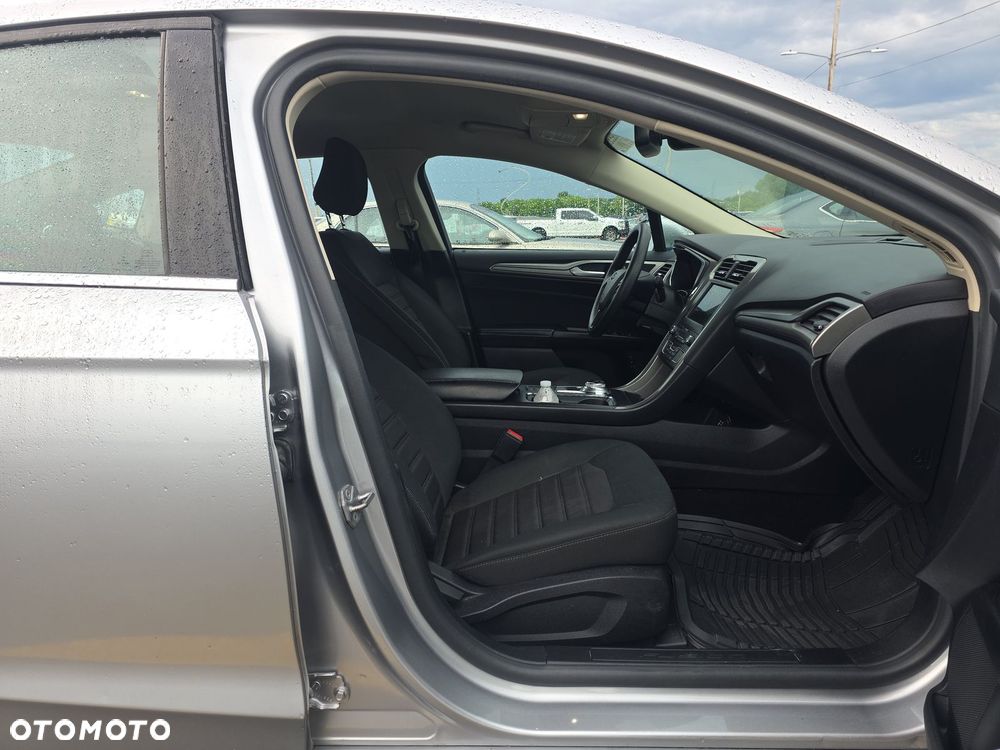 Ford Fusion - 14