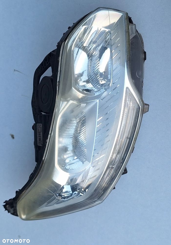 LAMPA PRZEDNIA PRAWA 9672694080  - CITROEN C5 / III  2010 ROK / EUROPA - 2