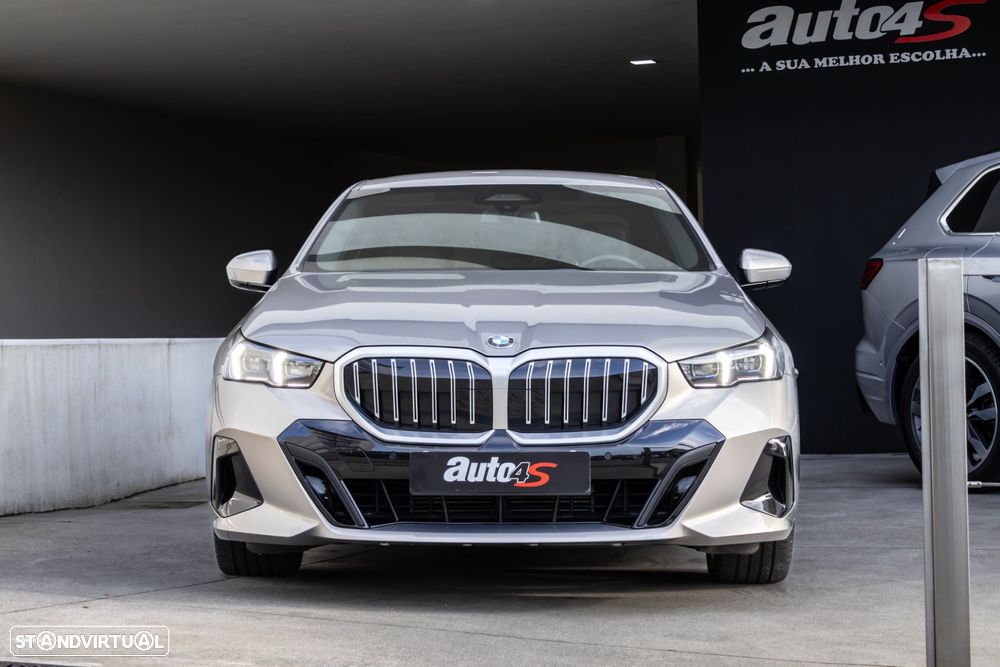 BMW 520 d Pack Desportivo M - 3