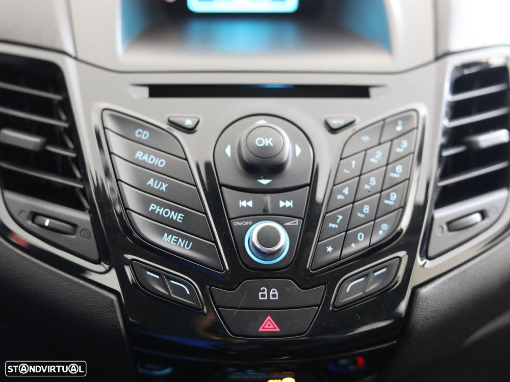 Ford Fiesta 1.0 EcoBoost Titanium - 18