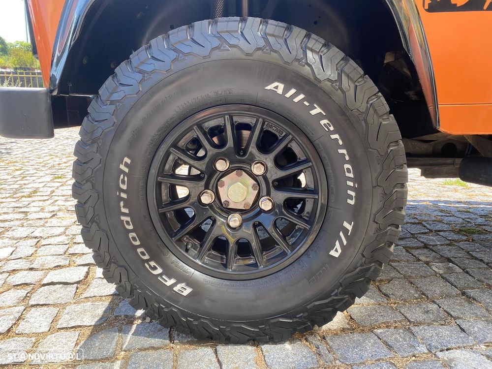Land Rover Defender - 11