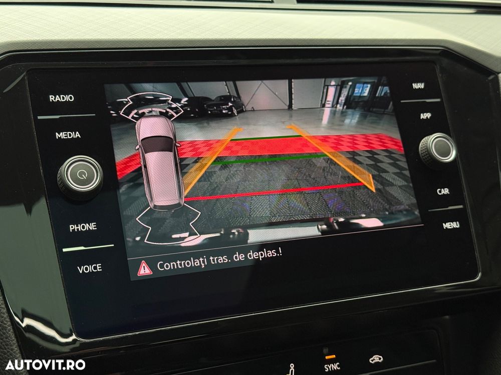 Volkswagen Passat 2.0 TDI SCR Business - 14