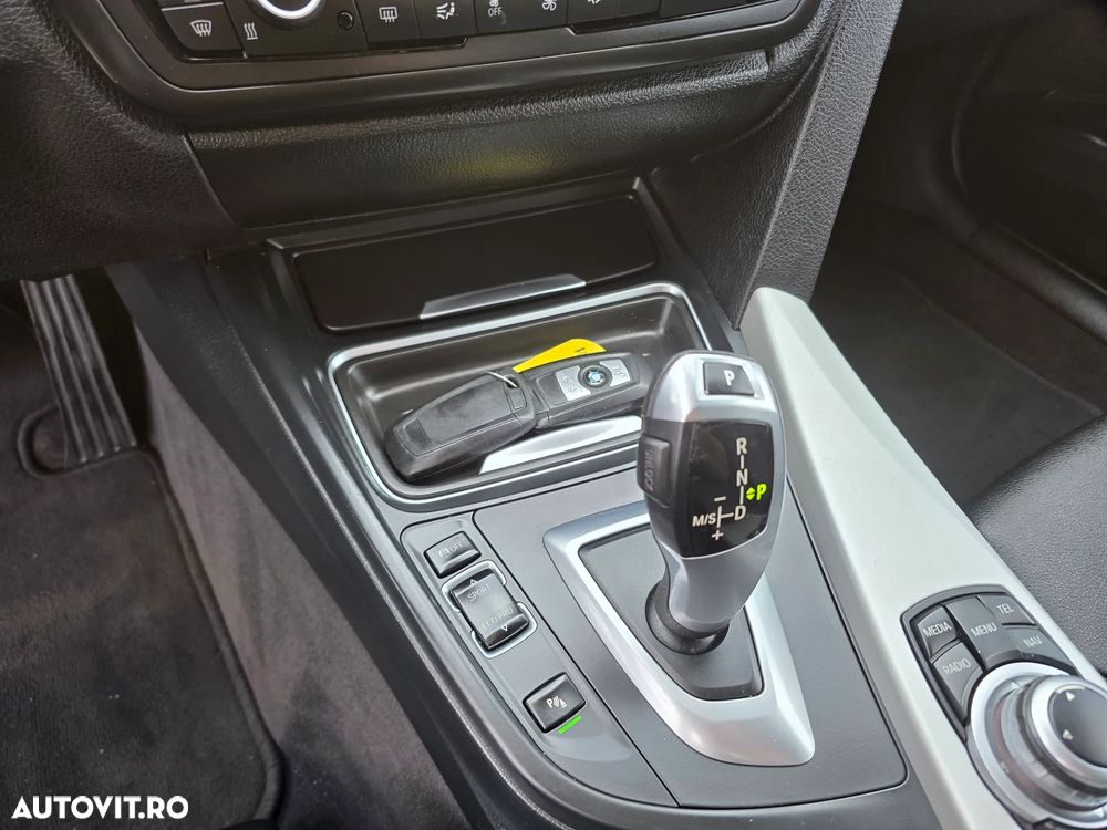 BMW Seria 3 320d DPF Aut. - 23