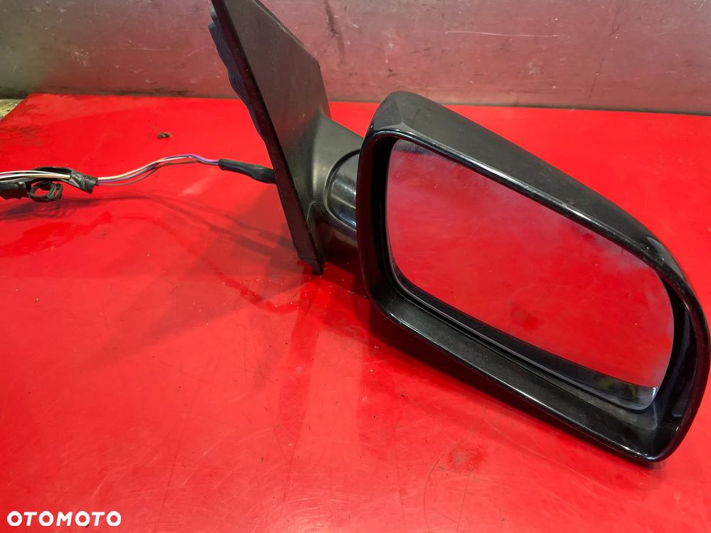 VW POLO 9N LUSTERKO PRAWE CZARNE - 3