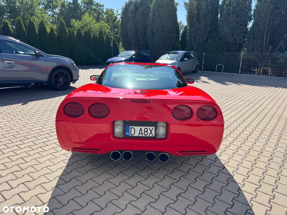 Chevrolet Corvette - 11