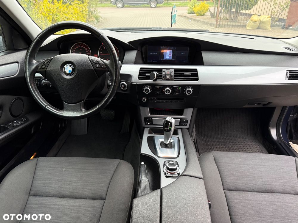 BMW Seria 5 520d Edition Exclusive - 31