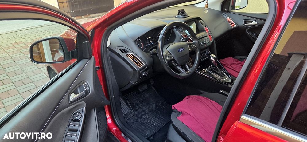 Ford Focus 2.0 TDCI Powershift Titanium - 10