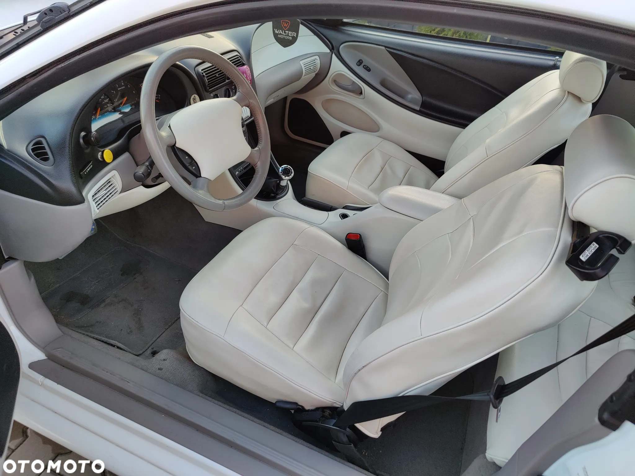 Ford Mustang 3.8 V6 - 4