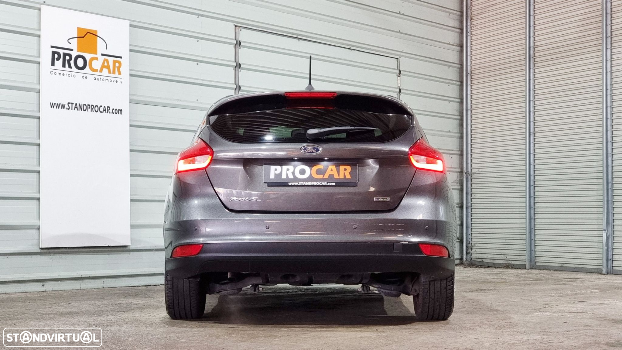 Ford Focus 1.0 EcoBoost Business - 29