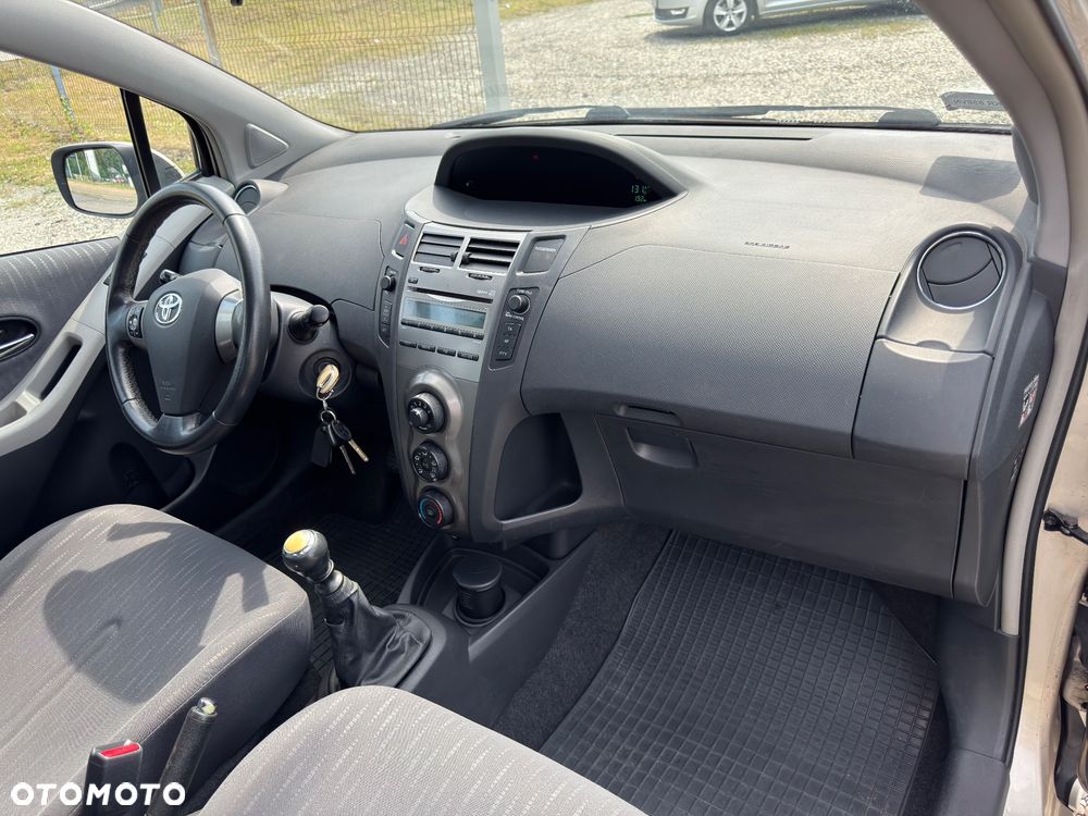 Toyota Yaris 1.33 Sol - 30