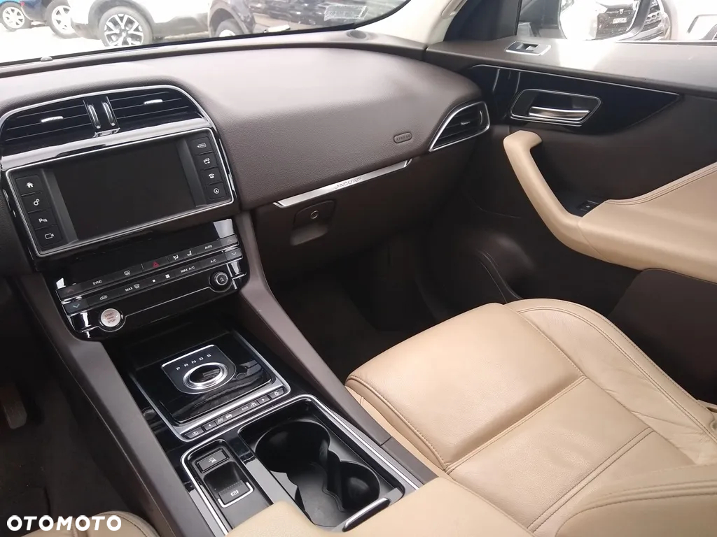 Jaguar F-Pace 2.0 i4D AWD Prestige - 10