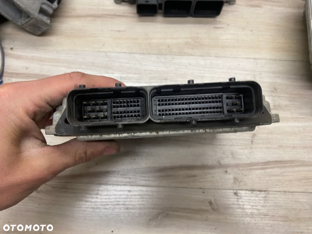 MODUŁ STEROWNIK KOMPUTER SILNIKA ECU TOYOTA YARIS AURIS 0281015393 896610D490 - 2