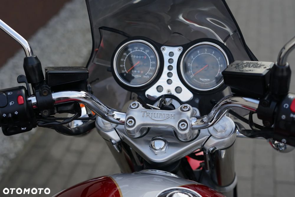 Triumph Thunderbird - 19