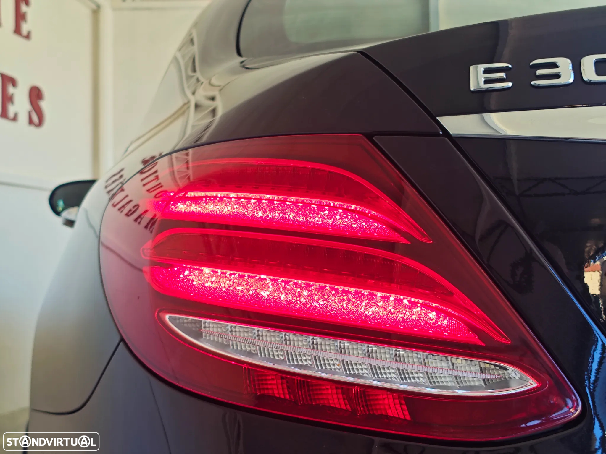 Mercedes-Benz E 300 de AMG Line - 20