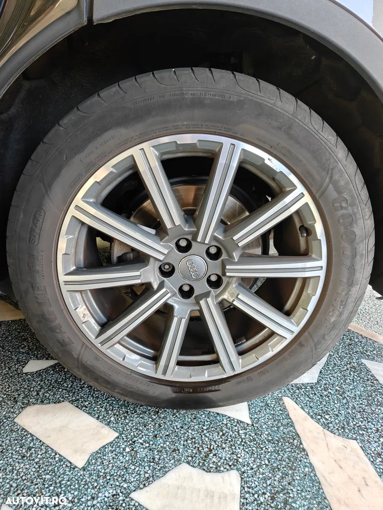 Audi Q7 - 7