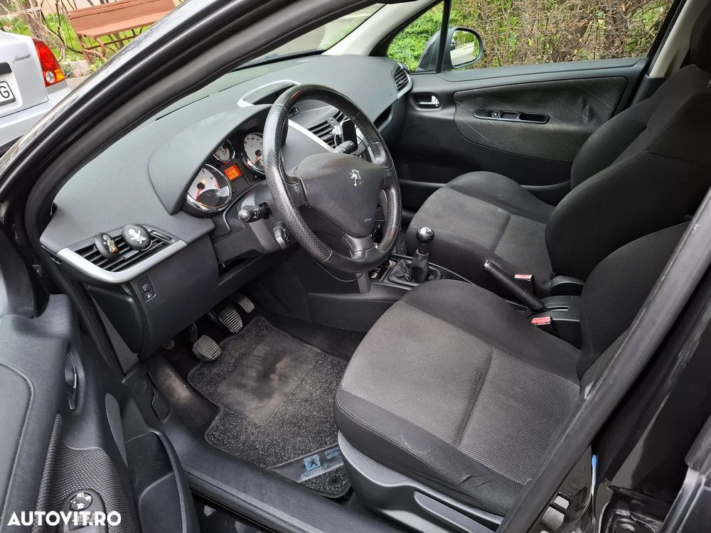 Peugeot 207 SW 95 VTi Family - 12