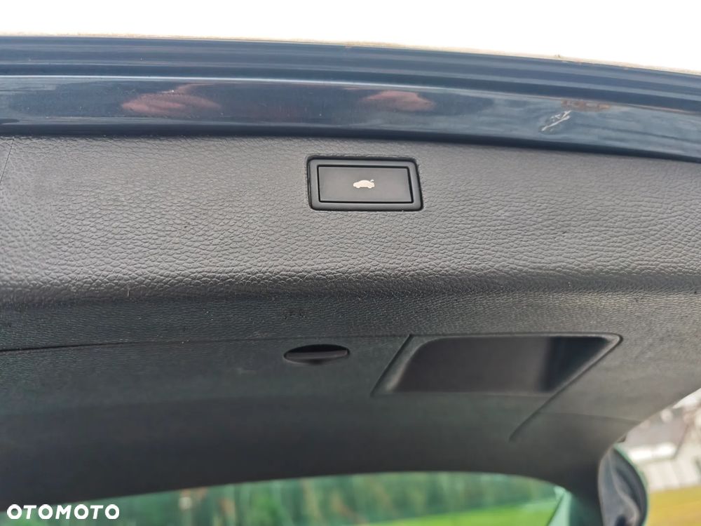 Volkswagen Passat 3.2 V6 FSI 4Motion DSG Highline - 36