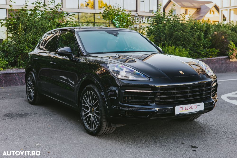 Porsche Cayenne - 1