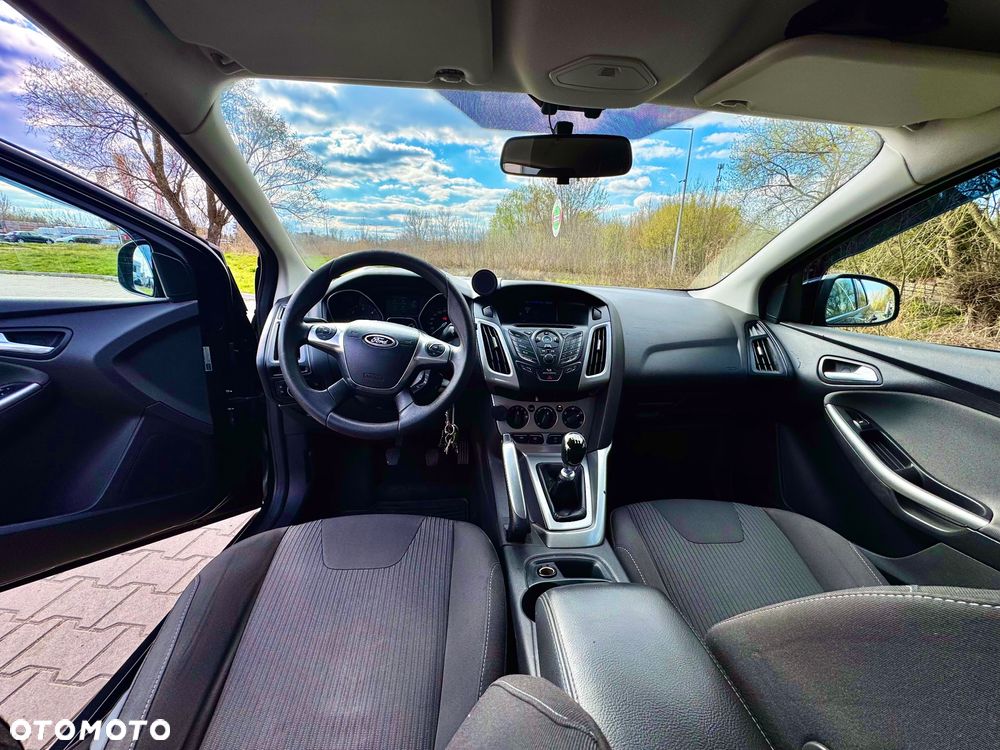 Ford Focus 1.6 TDCi DPF SYNC Edition - 8