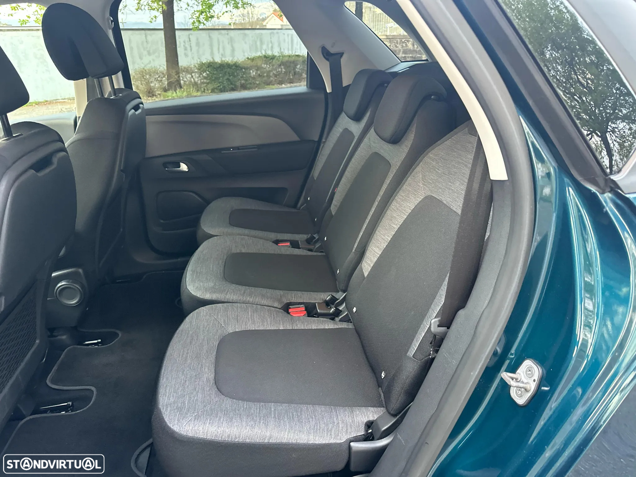 Citroën C4 Spacetourer PureTech 130 Stop&Start EAT8 SELECTION - 24